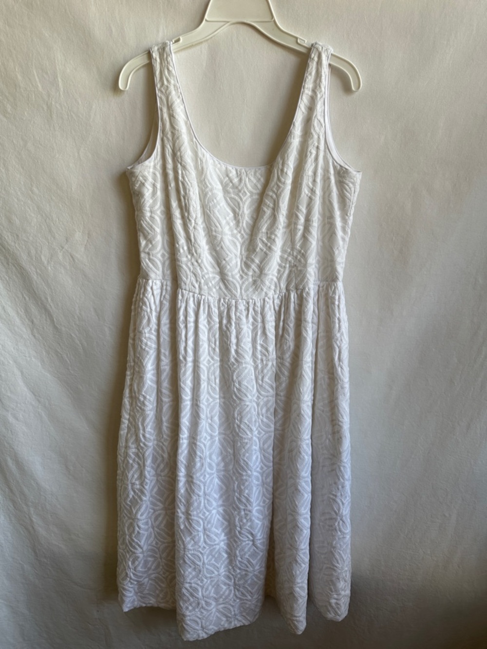 Donna Morgan white sleeveless embroidered dress with pockets, size 12 - Picture 2 of 8